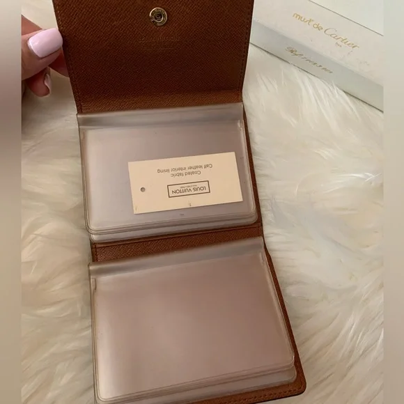 Louis Vuitton Monogram Compact Wallet 😍🌺 - Picture 10 of 12